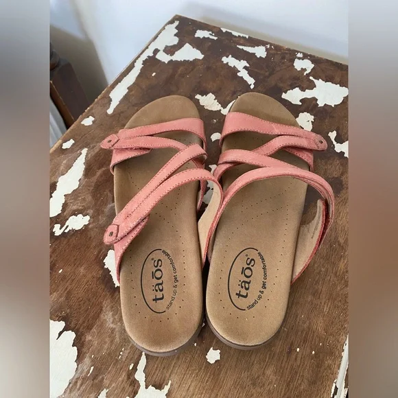 Taos Salmon leather Double U slip on sandals, size 10 - Picture 3 of 9